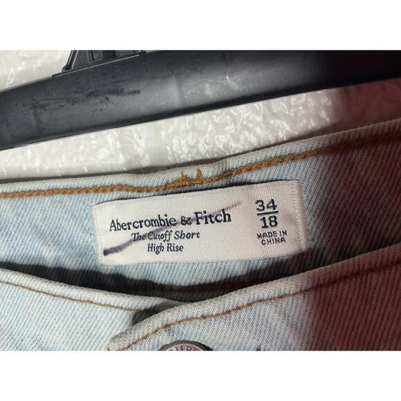 < Abercrombie & Fitch High Rise The Cutoff Short > - Picture 2 of 3